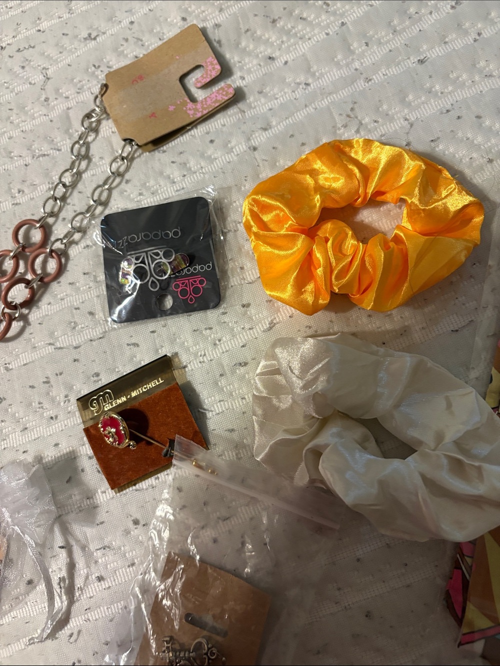 Assorted Women’s Hair Scrunchie Set - Yellow & Ivory and jewelry. - Picture 4 of 12